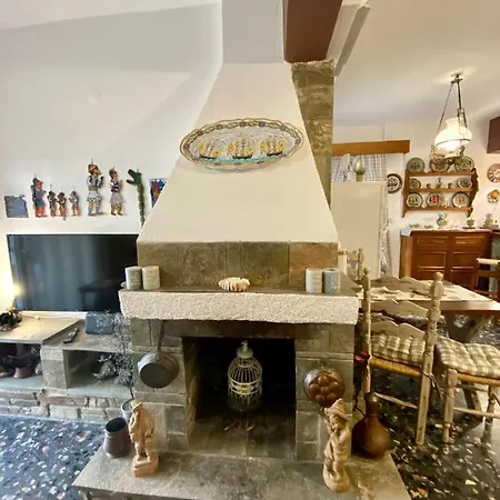 Marietta's Cozy By The Sea