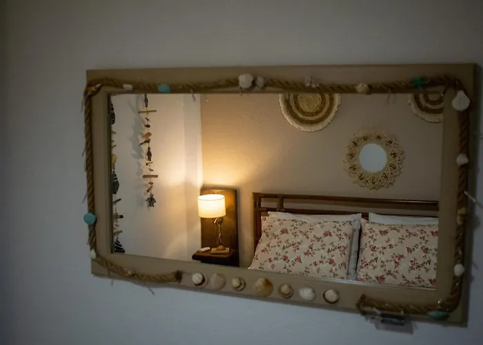 Marietta's Cozy By The Sea Holiday home